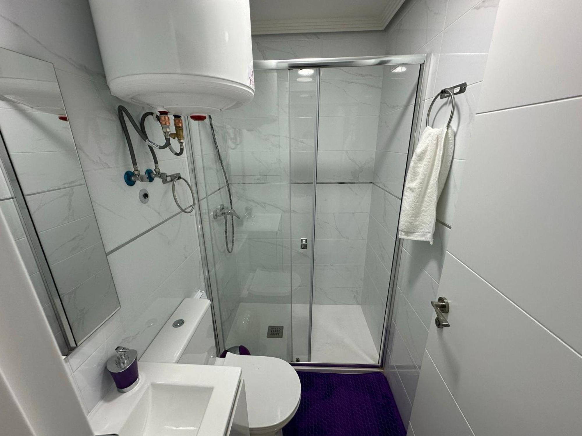 Habitacion Doble O Compartida Con Bano Privado En El Centro De Madrid Buitenkant foto